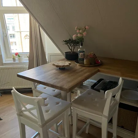 Beachfront With Sunset View דירה *