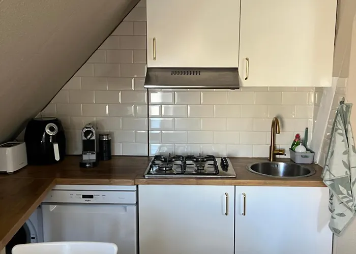 Beachfront With Sunset View דירה